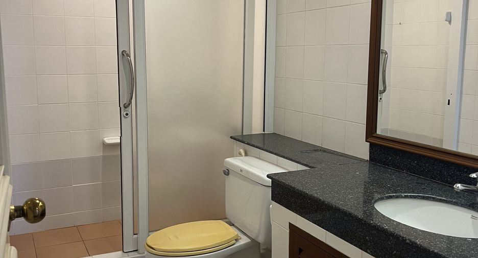 For rent 3 bedrooms condo in Watthana, Bangkok