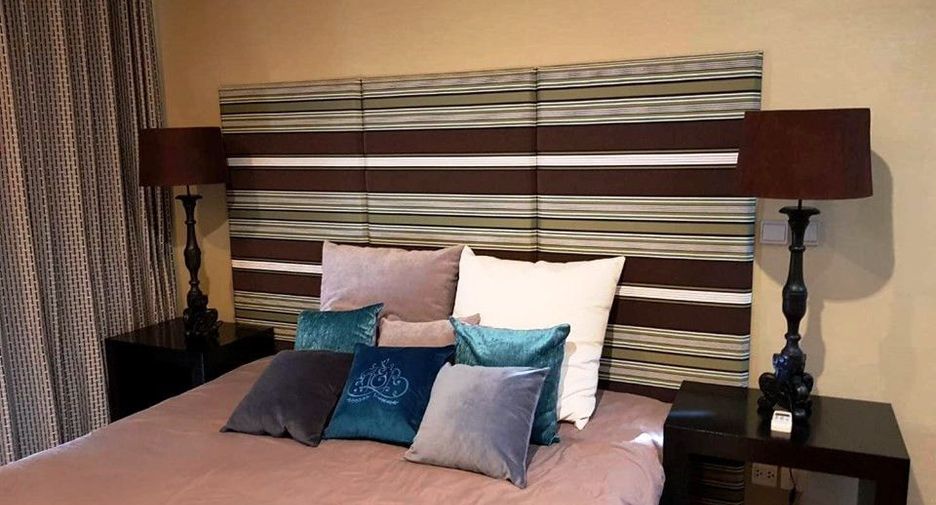 For rent 2 bedrooms condo in Watthana, Bangkok
