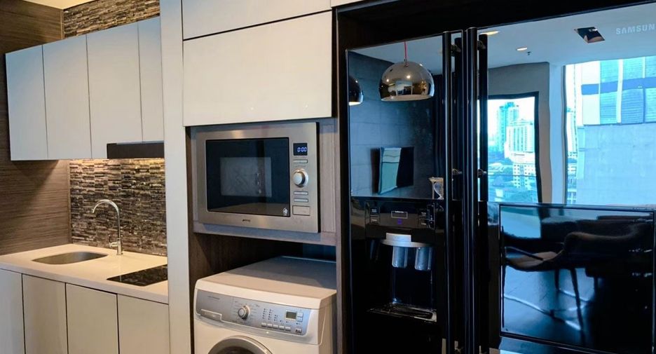 For rent 2 bedrooms condo in Khlong Toei, Bangkok