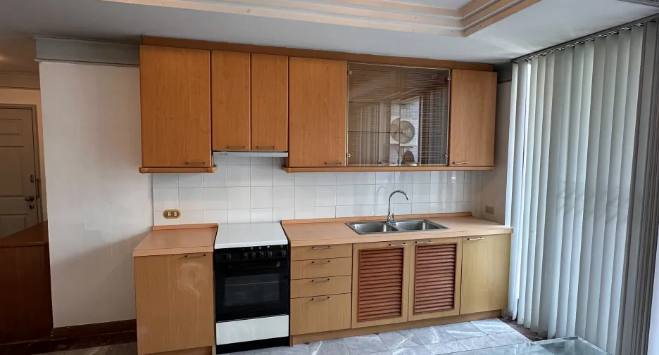For rent 2 bedrooms apartment in Sathon, Bangkok