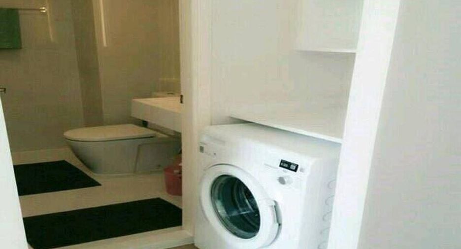 Condo en alquiler de 1 habitaciones en Phra Khanong, Bangkok