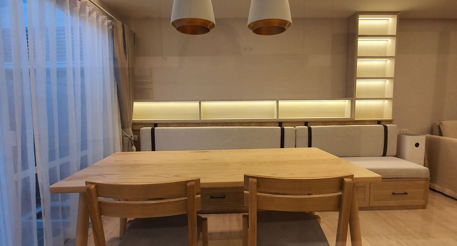 For rent 3 bedrooms townhouse in Prawet, Bangkok
