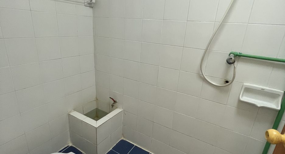 Condo en alquiler de 3 habitaciones en Watthana, Bangkok