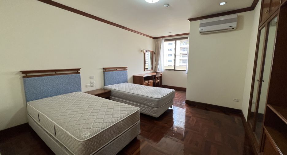 Condo en alquiler de 3 habitaciones en Watthana, Bangkok
