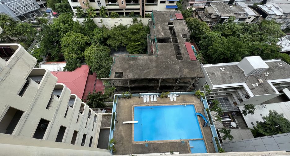 Condo en alquiler de 3 habitaciones en Watthana, Bangkok
