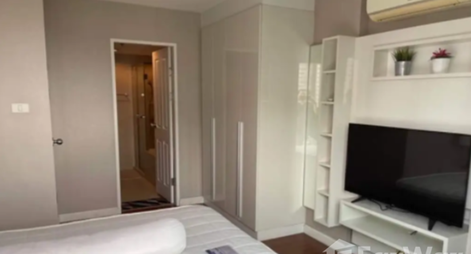 Wohnung zur Miete mit 3 Zimmer in Huai Khwang, Bangkok