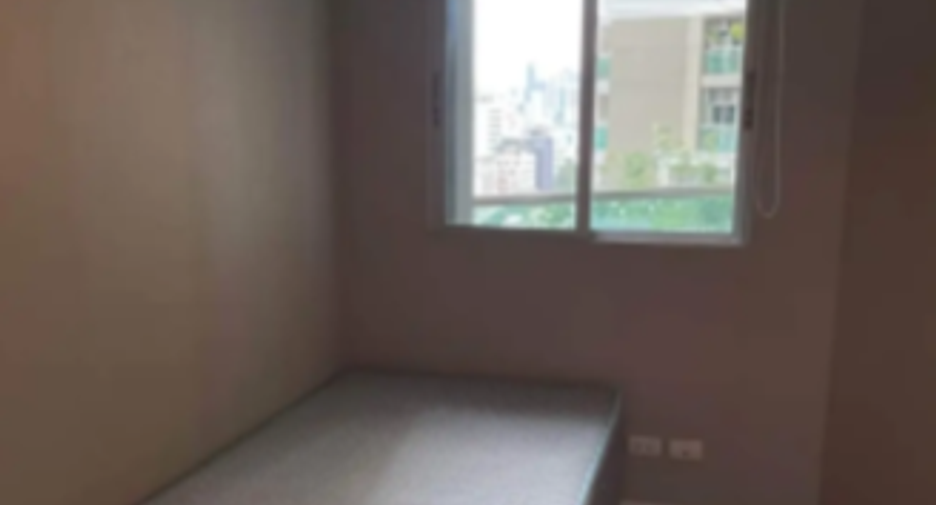 Wohnung zur Miete mit 3 Zimmer in Huai Khwang, Bangkok