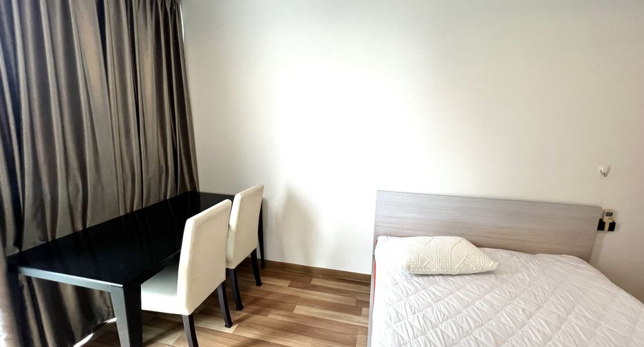 Condo en alquiler de 2 habitaciones en Huai Khwang, Bangkok