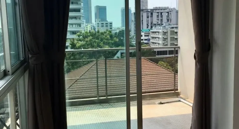 For rent 1 bed condo in Khlong Toei, Bangkok