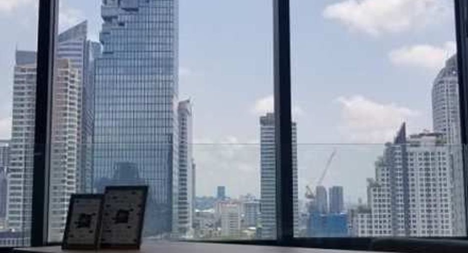 For rent 2 bedrooms condo in Bang Rak, Bangkok