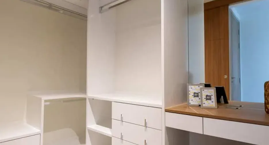 For rent 2 bedrooms condo in Bang Rak, Bangkok