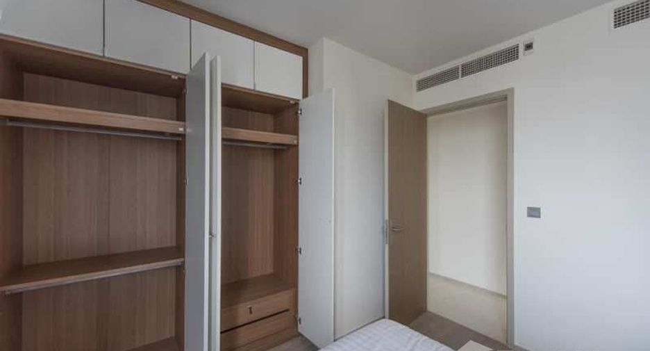 For rent 2 bedrooms condo in Bang Rak, Bangkok