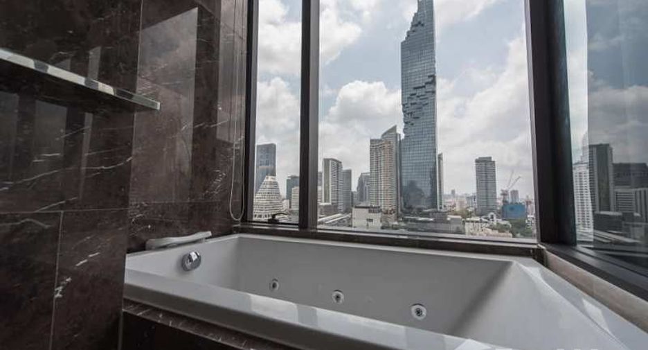 For rent 2 bedrooms condo in Bang Rak, Bangkok