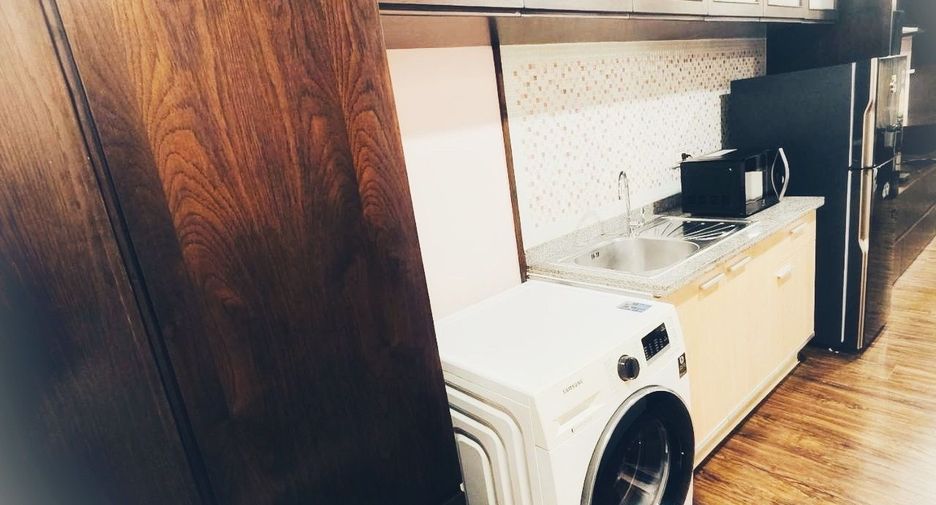 For rent studio condo in Khlong Toei, Bangkok