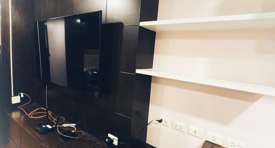 For rent studio condo in Khlong Toei, Bangkok