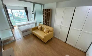 For rent 1 bed condo in Huai Khwang, Bangkok