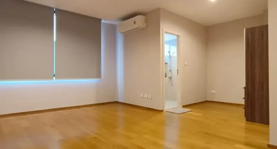 Casa adosada en alquiler de 3 habitaciones en Saphan Sung, Bangkok