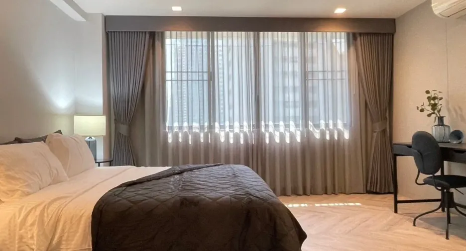 Condo en alquiler de 3 habitaciones en Khlong Toei, Bangkok