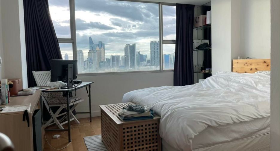For rent 2 bedrooms condo in Yan Nawa, Bangkok
