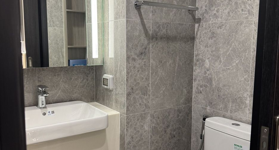 For rent 2 bedrooms condo in Phaya Thai, Bangkok