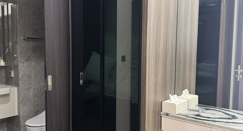 For rent 2 bedrooms condo in Phaya Thai, Bangkok
