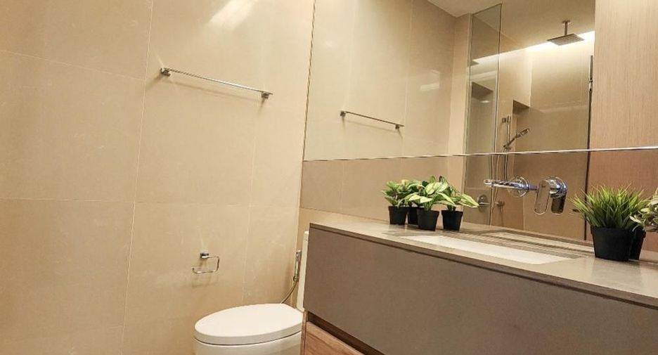 For rent 2 bedrooms condo in Watthana, Bangkok