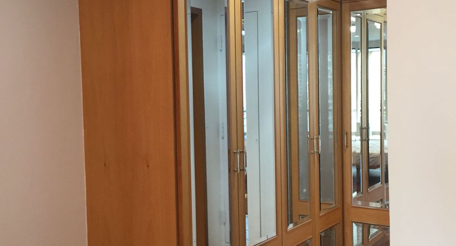 For rent 3 bedrooms condo in Pathum Wan, Bangkok