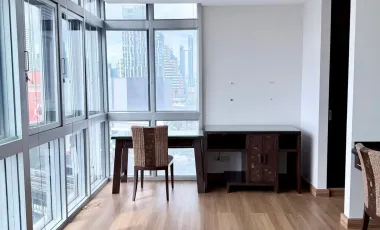 Condo en alquiler de 3 habitaciones en Khlong Toei, Bangkok