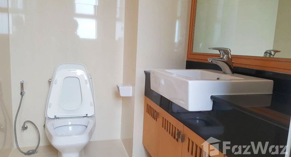 Wohnung zur Miete mit 3 Zimmer in Khlong Toei, Bangkok