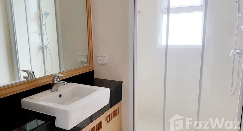 Wohnung zur Miete mit 3 Zimmer in Khlong Toei, Bangkok