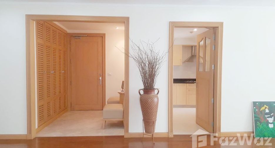 Wohnung zur Miete mit 3 Zimmer in Khlong Toei, Bangkok