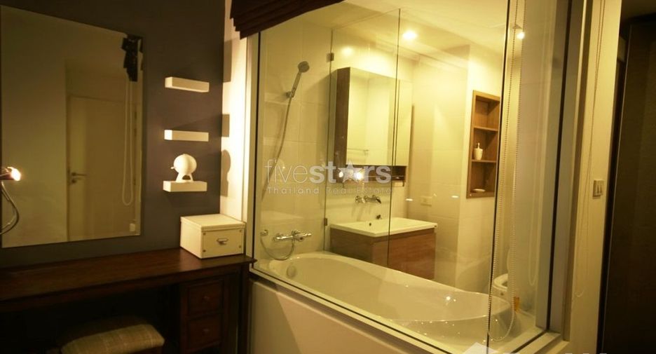 Condo en alquiler de 2 habitaciones en Khlong Toei, Bangkok