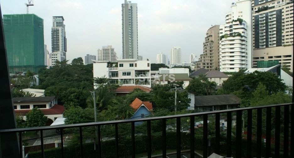 Condo en alquiler de 2 habitaciones en Khlong Toei, Bangkok
