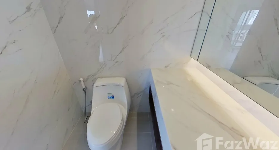 For rent 2 bedrooms condo in Bang Rak, Bangkok