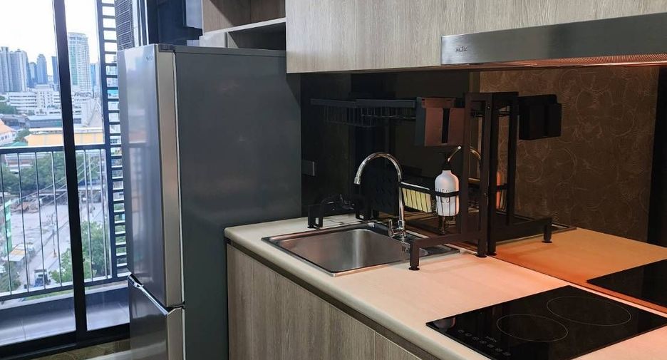 For rent 1 bed condo in Khlong Toei, Bangkok