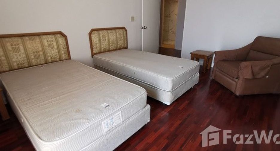 Condo en alquiler de 4 habitaciones en Watthana, Bangkok