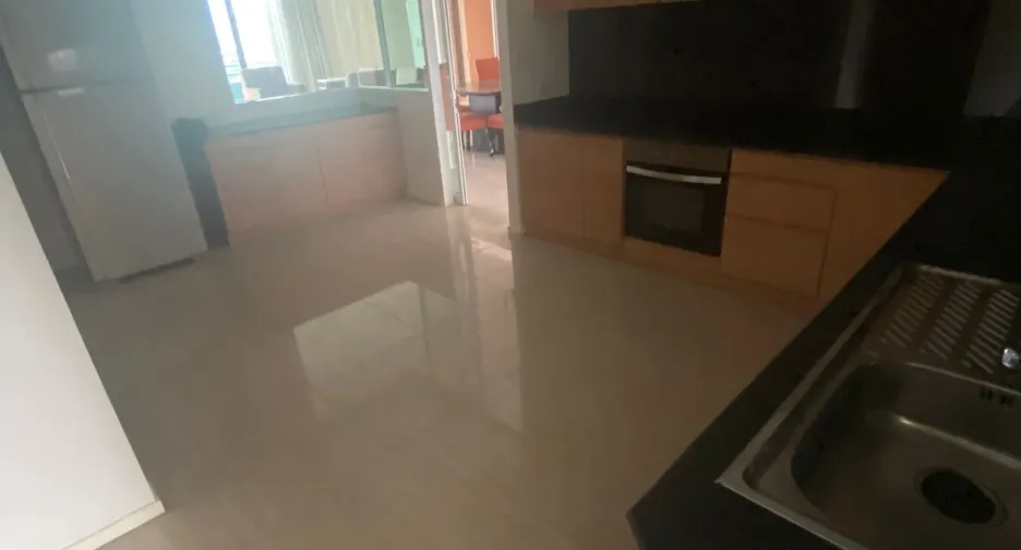Apartamento en alquiler de 4 habitaciones en Watthana, Bangkok