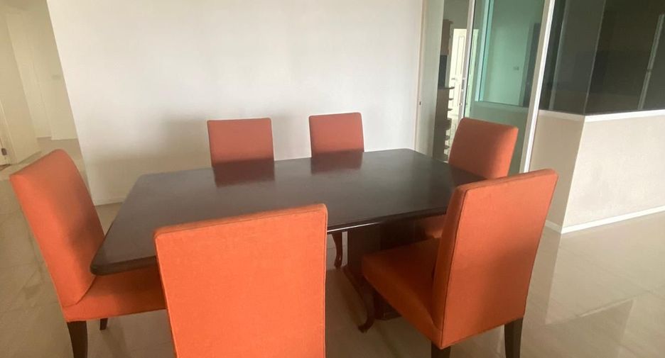 Apartamento en alquiler de 4 habitaciones en Watthana, Bangkok