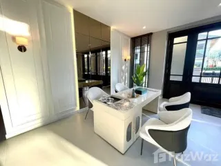 出租 5 卧室 独立屋 在 Lat Krabang, 曼谷