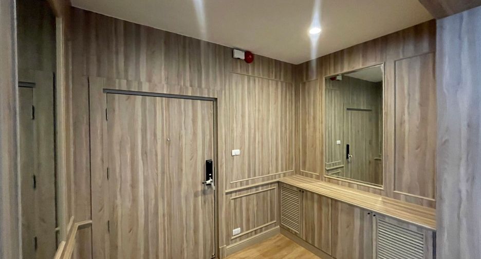 For rent 4 bedrooms apartment in Khlong Toei, Bangkok