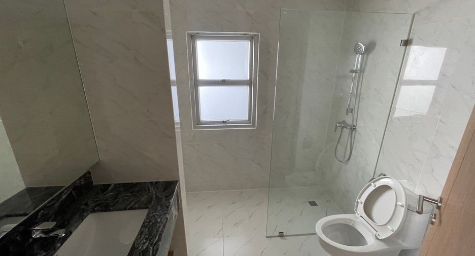 For rent 4 bedrooms apartment in Khlong Toei, Bangkok
