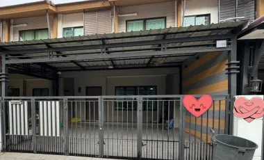 出租 3 卧室 联排别墅 在 Suan Luang, 曼谷