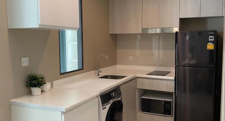 For rent 1 bed condo in Pathum Wan, Bangkok