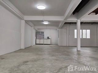 Casa en alquiler de 3 habitaciones en Lat Phrao, Bangkok