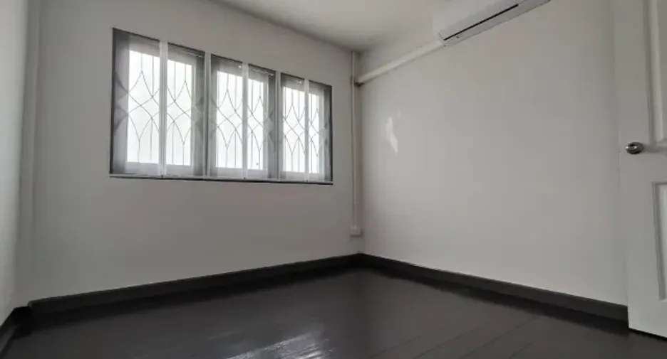 À louer 3 chambres maison à Lat Phrao, Bangkok