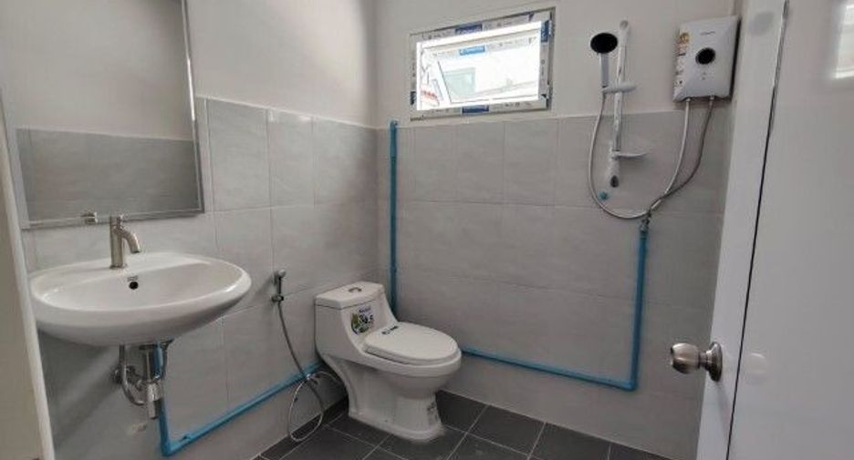 For rent 3 bedrooms house in Lat Phrao, Bangkok