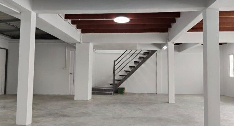 For rent 3 bedrooms house in Lat Phrao, Bangkok