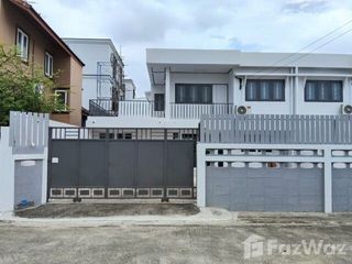 Casa en alquiler de 3 habitaciones en Lat Phrao, Bangkok