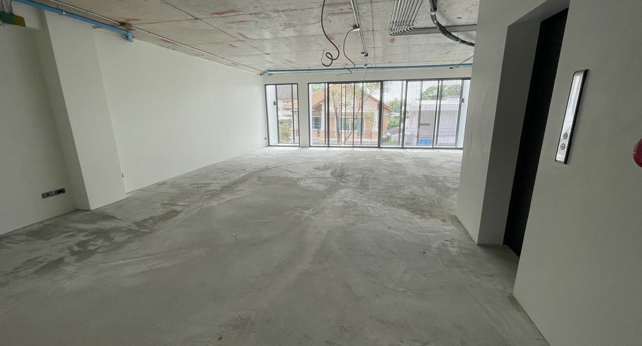 Haus zur Miete mit 4 Zimmer in Suan Luang, Bangkok