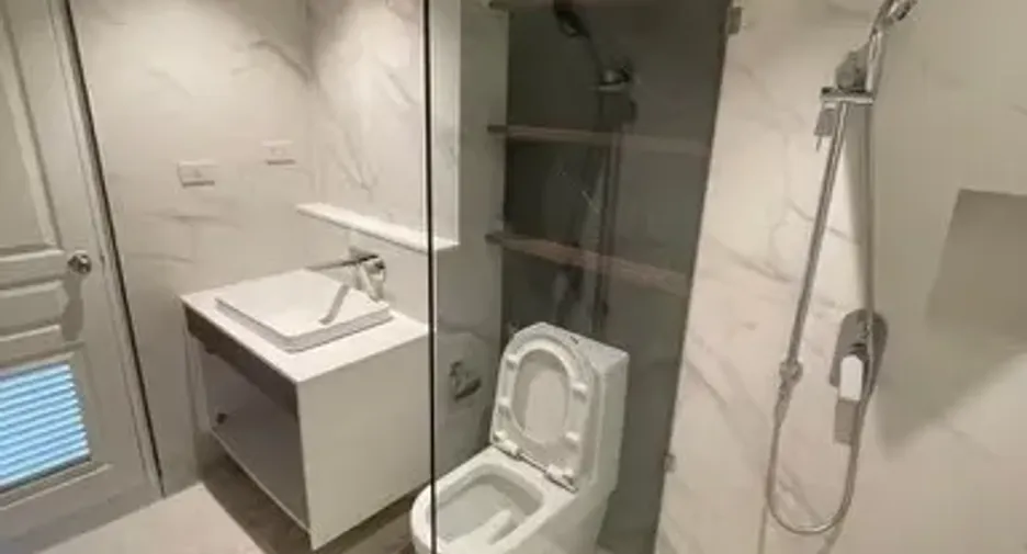 Condo en alquiler de 2 habitaciones en Khlong Toei, Bangkok